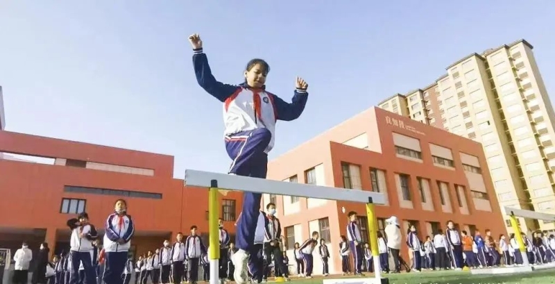 一位现代足